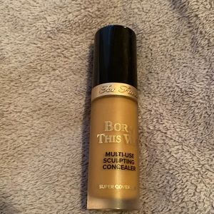Too Faced - born this way multi use concealer -butterscotch